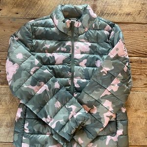 Old Navy girls size 10-12 light weight puffer jacket